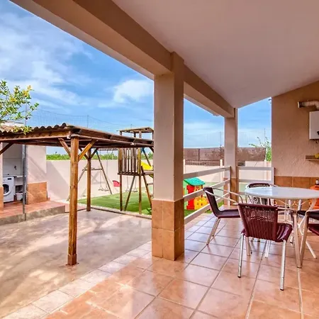 Family In With Year-round Private Pool Villa