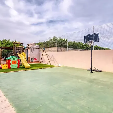 Family In With Year-round Private Pool Villa Benifaio