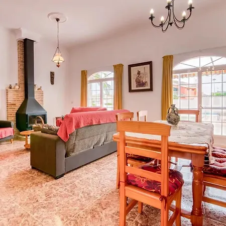 Family In With Year-round Private Pool Benifaio