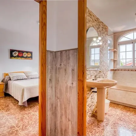 Villa Family In With Year-round Private Pool Benifaio